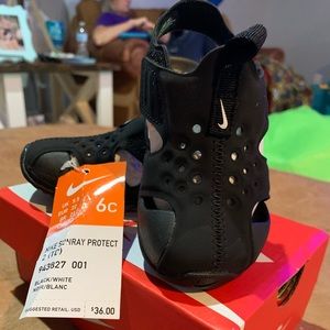 Nike Sun Protect sandals. size 6C